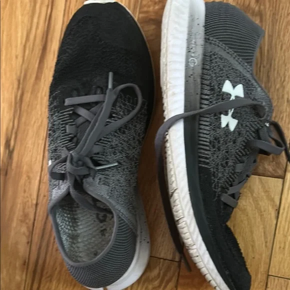 Under Armour Women's Black and Gray Athletic Shoes - Picture 5 of 16